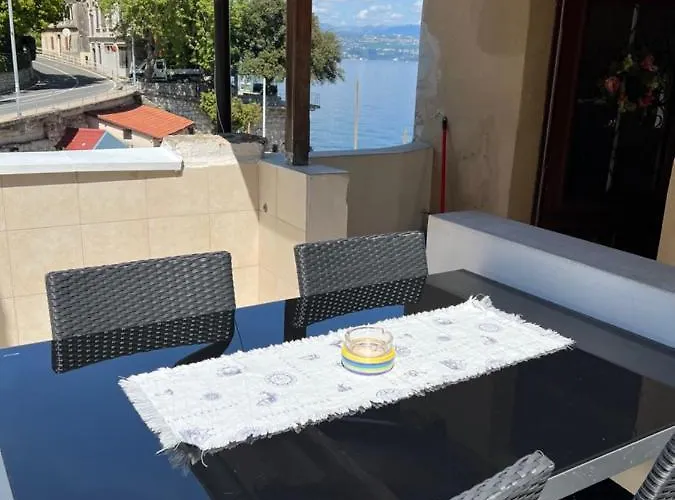Captain's House - 4 Stars - No Neighbors Apartment