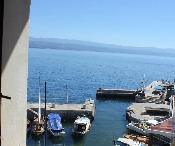 Captain's House - 4 Stars - No Neighbors Apartment